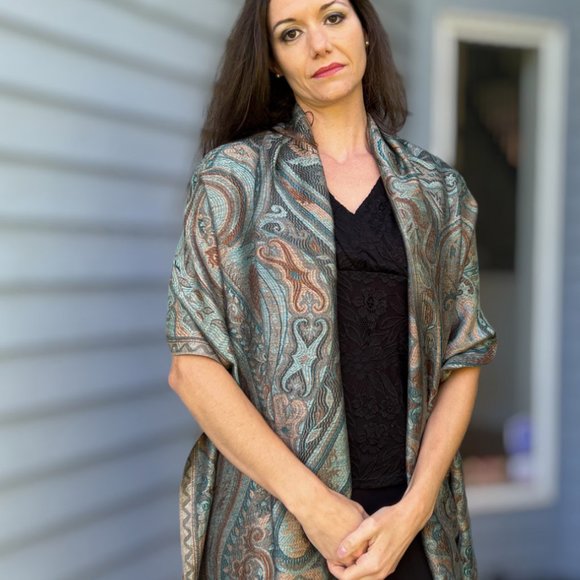 Gold Modal Silk Jamawar - Picture 5 of 8